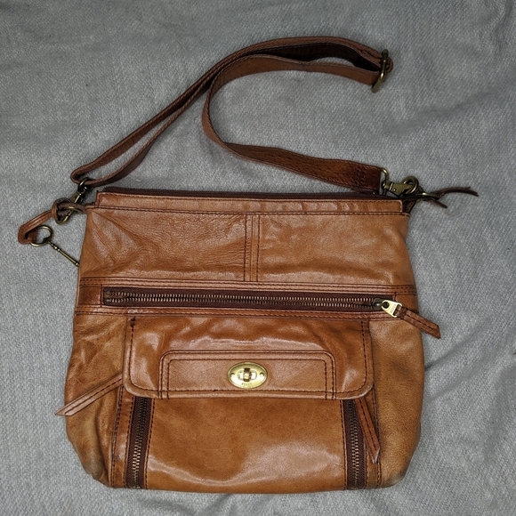 Fossil Handbags - Fossil || Tan Leather Crossbody